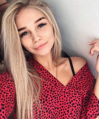 Я настоящая профессиональная проститутка, и моя задача - удовлетворить тебя до кончиков пальцев. Мои услуги разнообразны: орал, анал, классика - все, что ты можешь только пожелать. 🌟 Но самое главное, я создаю атмосферу полного расслабления и наслаждения, где ты можешь просто наслаждаться моментом. Я живу в Москве, городе страсти и возможностей, где наши встречи станут незабываемыми. Мои клиенты влюбляются в мое умение подарить им истинное наслаждение, и я готова поделиться этим и с тобой. Доверься мне и получи мгновения сладострастия, которые будут оставаться в твоей памяти навсегда. 💋
#prostitute #сексуальныйопыт #удовольствие #Москва #Москвы #вМоскве 13413, 1999 лет